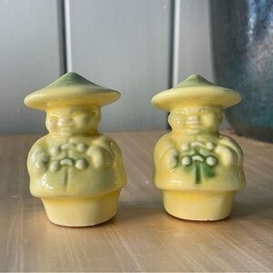 $5 DEALS Yellow Green Salt Pepper Shaker Set Asian Theme Ceramic Vintage Kitchen